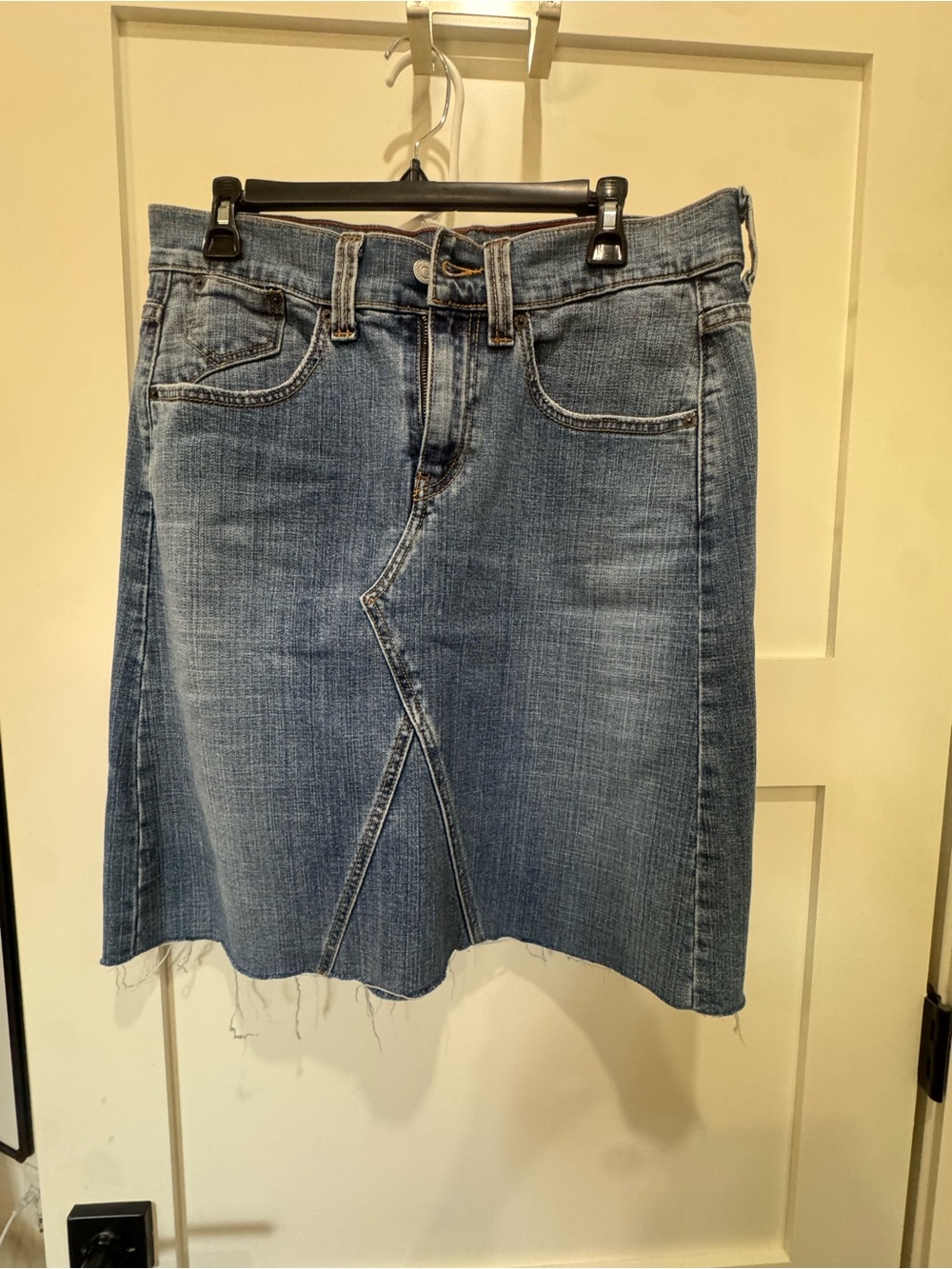 Levi’s Vintage Classic Blue Denim Midi Skirt size 10